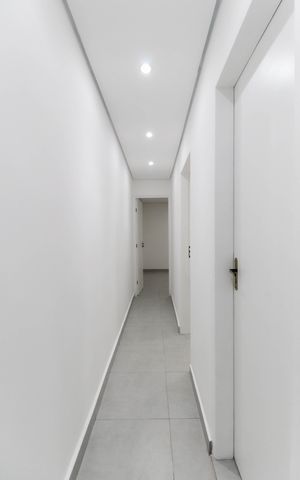Casa à venda com 108m², 2 quartos e 1 vaga Casa à venda com 108m², 2 quartos e 1 vagaCorredor