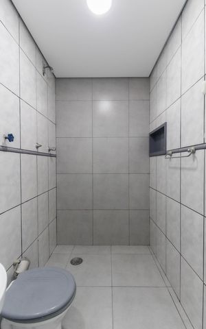 Casa à venda com 108m², 2 quartos e 1 vaga Casa à venda com 108m², 2 quartos e 1 vagaBanheiro Social