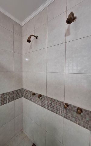 Casa à venda com 234m², 3 quartos e 2 vagas Casa à venda com 234m², 3 quartos e 2 vagasBanheiro da Suíte 2