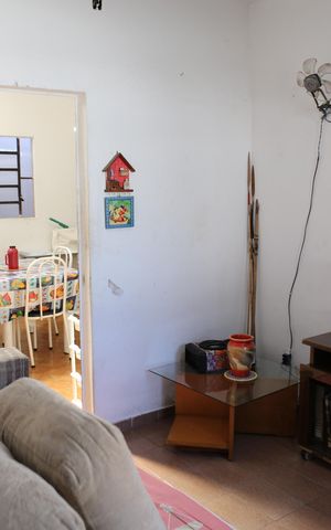 Casa à venda com 360m², 2 quartos e 2 vagasSala