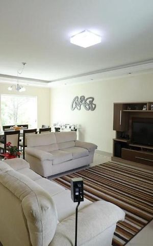 Casa à venda com 250m², 3 quartos e 6 vagas