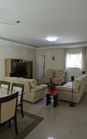 Casa à venda com 250m², 3 quartos e 6 vagas