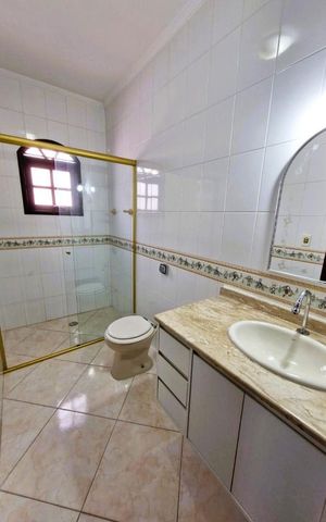 Casa à venda com 208m², 4 quartos e 4 vagas