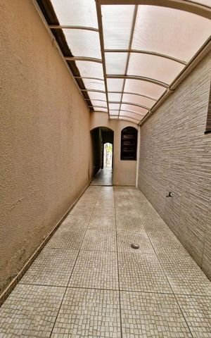 Casa à venda com 208m², 4 quartos e 4 vagas