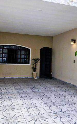 Casa à venda com 208m², 4 quartos e 4 vagas