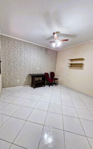Casa à venda com 208m², 4 quartos e 4 vagas