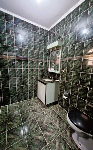 Casa à venda com 208m², 4 quartos e 4 vagas