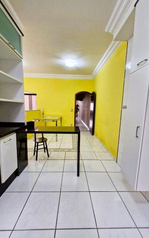Casa à venda com 208m², 4 quartos e 4 vagas