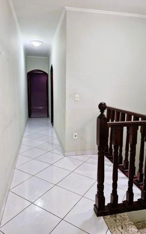 Casa à venda com 208m², 4 quartos e 4 vagas