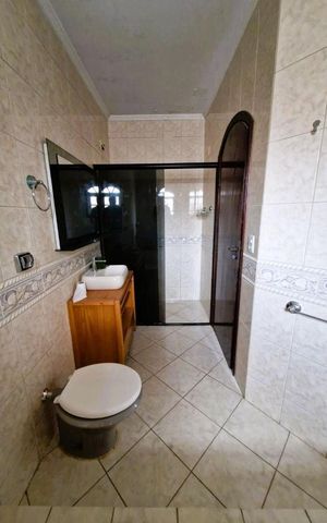 Casa à venda com 208m², 4 quartos e 4 vagas