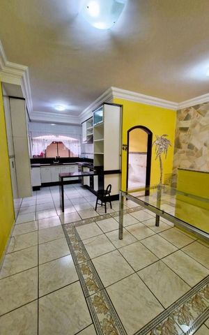 Casa à venda com 208m², 4 quartos e 4 vagas