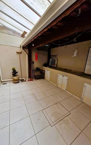 Casa à venda com 208m², 4 quartos e 4 vagas