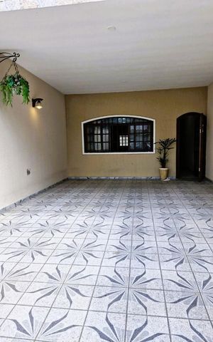 Casa à venda com 208m², 4 quartos e 4 vagas