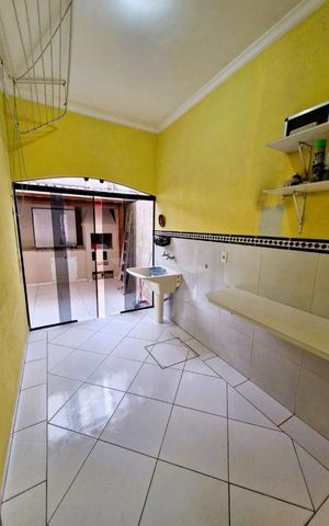 Casa à venda com 208m², 4 quartos e 4 vagas