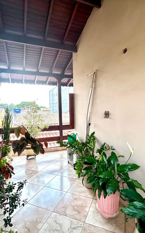 Casa à venda com 392m², 3 quartos e 7 vagas Casa à venda com 392m², 3 quartos e 7 vagasVaranda da Suíte