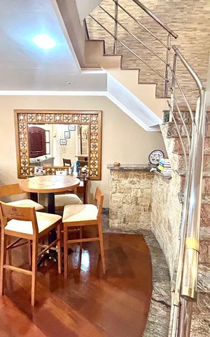 Casa à venda com 392m², 3 quartos e 7 vagas Casa à venda com 392m², 3 quartos e 7 vagasSala