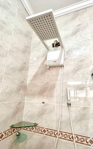 Casa à venda com 392m², 3 quartos e 7 vagas Casa à venda com 392m², 3 quartos e 7 vagasBanheiro 2