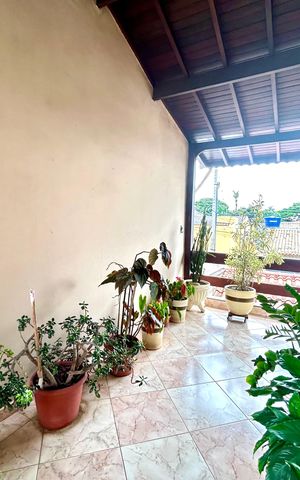 Casa à venda com 392m², 3 quartos e 7 vagas Casa à venda com 392m², 3 quartos e 7 vagasVaranda da Suíte