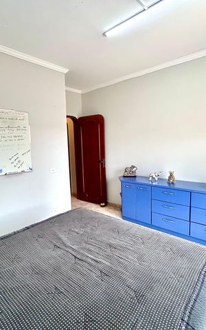 Casa à venda com 392m², 3 quartos e 7 vagas Casa à venda com 392m², 3 quartos e 7 vagasQuarto 2