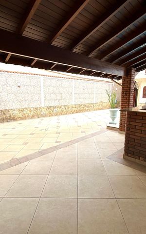 Casa à venda com 392m², 3 quartos e 7 vagas Casa à venda com 392m², 3 quartos e 7 vagasChurrasqueira