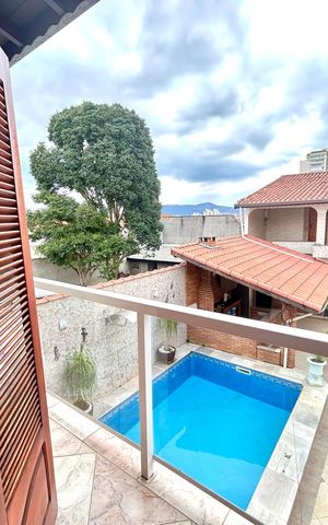 Casa à venda com 392m², 3 quartos e 7 vagas Casa à venda com 392m², 3 quartos e 7 vagasVaranda do quarto 2