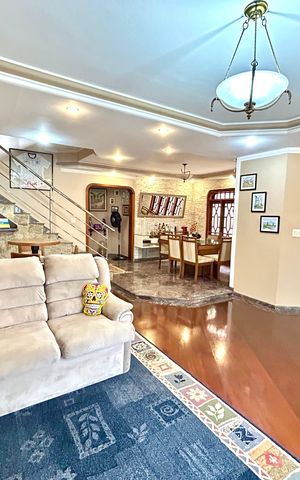Casa à venda com 392m², 3 quartos e 7 vagas Casa à venda com 392m², 3 quartos e 7 vagasSala
