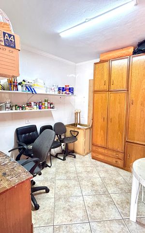 Casa à venda com 392m², 3 quartos e 7 vagas Casa à venda com 392m², 3 quartos e 7 vagasÁrea comum