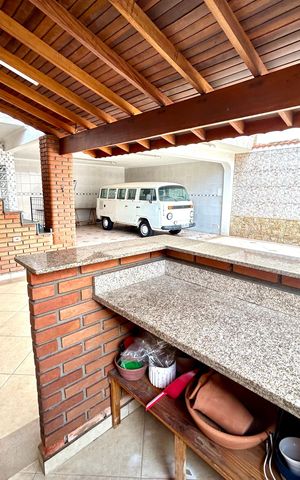 Casa à venda com 392m², 3 quartos e 7 vagas Casa à venda com 392m², 3 quartos e 7 vagasChurrasqueira