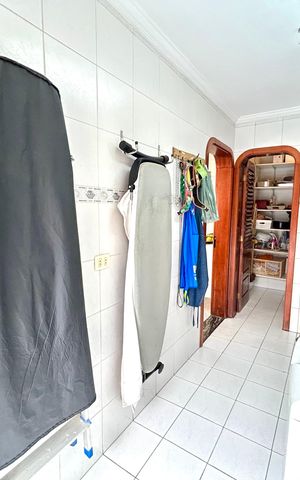 Casa à venda com 392m², 3 quartos e 7 vagas Casa à venda com 392m², 3 quartos e 7 vagasÁrea de Serviço