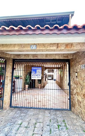 Casa à venda com 392m², 3 quartos e 7 vagas Casa à venda com 392m², 3 quartos e 7 vagasPlaca