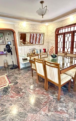 Casa à venda com 392m², 3 quartos e 7 vagas Casa à venda com 392m², 3 quartos e 7 vagasSala