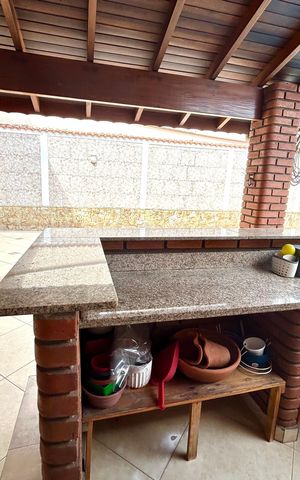 Casa à venda com 392m², 3 quartos e 7 vagas Casa à venda com 392m², 3 quartos e 7 vagasChurrasqueira