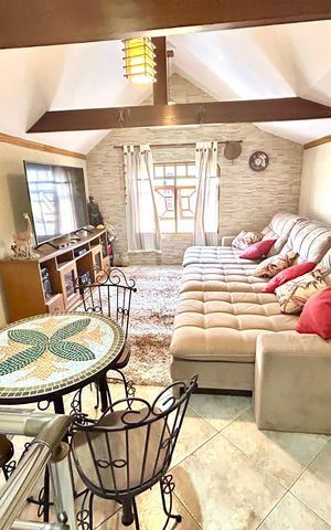 Casa à venda com 392m², 3 quartos e 7 vagas Casa à venda com 392m², 3 quartos e 7 vagasÁrea comum