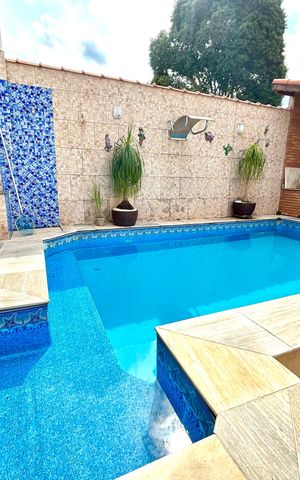 Casa à venda com 392m², 3 quartos e 7 vagas Casa à venda com 392m², 3 quartos e 7 vagasPiscina
