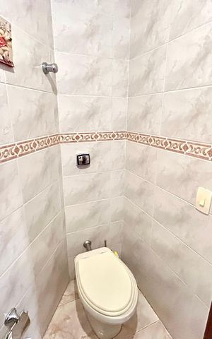 Casa à venda com 392m², 3 quartos e 7 vagas Casa à venda com 392m², 3 quartos e 7 vagasLavabo