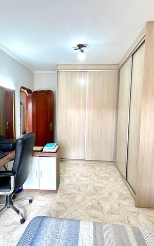 Casa à venda com 392m², 3 quartos e 7 vagas Casa à venda com 392m², 3 quartos e 7 vagasQuarto 1