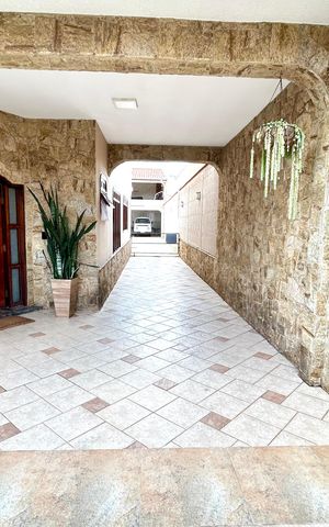 Casa à venda com 392m², 3 quartos e 7 vagas Casa à venda com 392m², 3 quartos e 7 vagasQuintal / Garagem