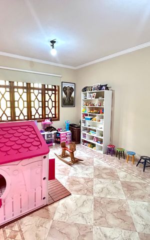 Casa à venda com 392m², 3 quartos e 7 vagas Casa à venda com 392m², 3 quartos e 7 vagasHall