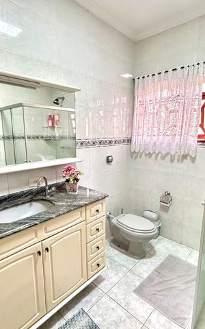 Casa à venda com 392m², 3 quartos e 7 vagas Casa à venda com 392m², 3 quartos e 7 vagasBanheiro 1