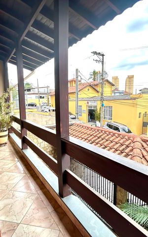 Casa à venda com 392m², 3 quartos e 7 vagas Casa à venda com 392m², 3 quartos e 7 vagasVaranda da Suíte