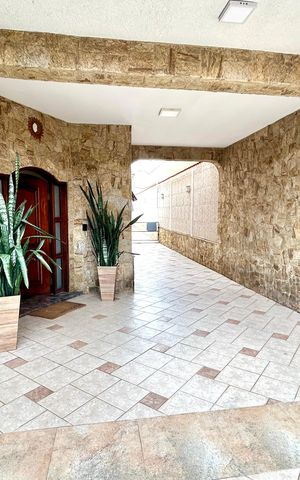 Casa à venda com 392m², 3 quartos e 7 vagas Casa à venda com 392m², 3 quartos e 7 vagasQuintal / Garagem