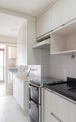 Apartamento à venda com 76m², 3 quartos e 2 vagas Apartamento à venda com 76m², 3 quartos e 2 vagasCozinha e área de serviço