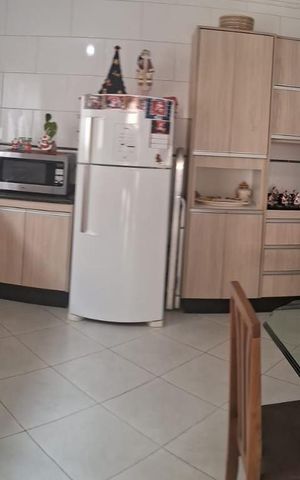 Casa à venda com 199m², 2 quartos e 3 vagas