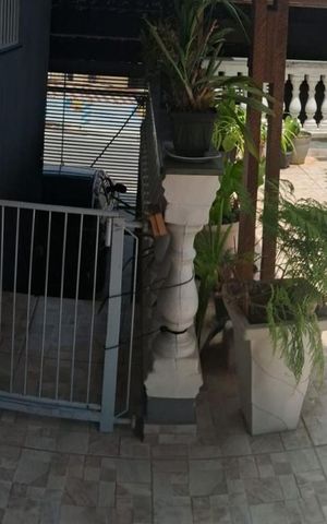 Casa à venda com 199m², 2 quartos e 3 vagas