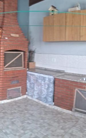 Casa à venda com 199m², 2 quartos e 3 vagas