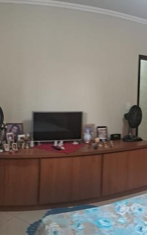 Casa à venda com 199m², 2 quartos e 3 vagas