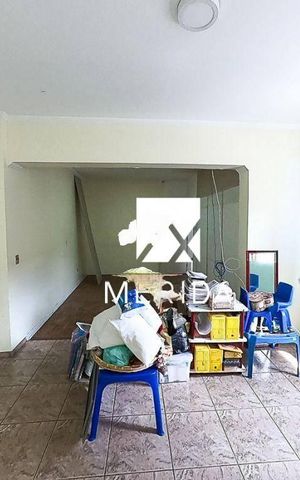 Casa à venda com 337m², 2 quartos e 7 vagas