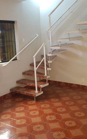 Casa à venda com 113m², 2 quartos e 2 vagas