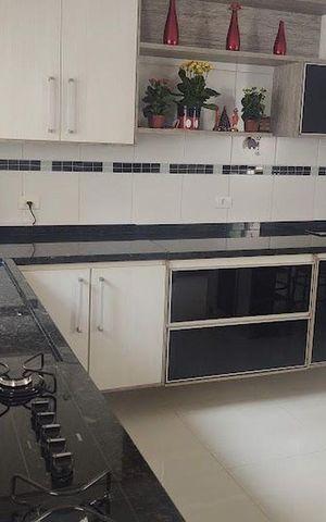 Casa à venda com 250m², 3 quartos e 5 vagas