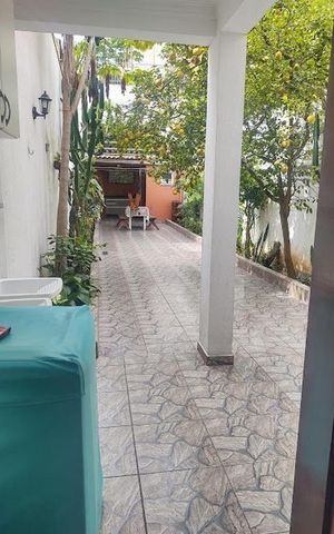 Casa à venda com 250m², 3 quartos e 5 vagas
